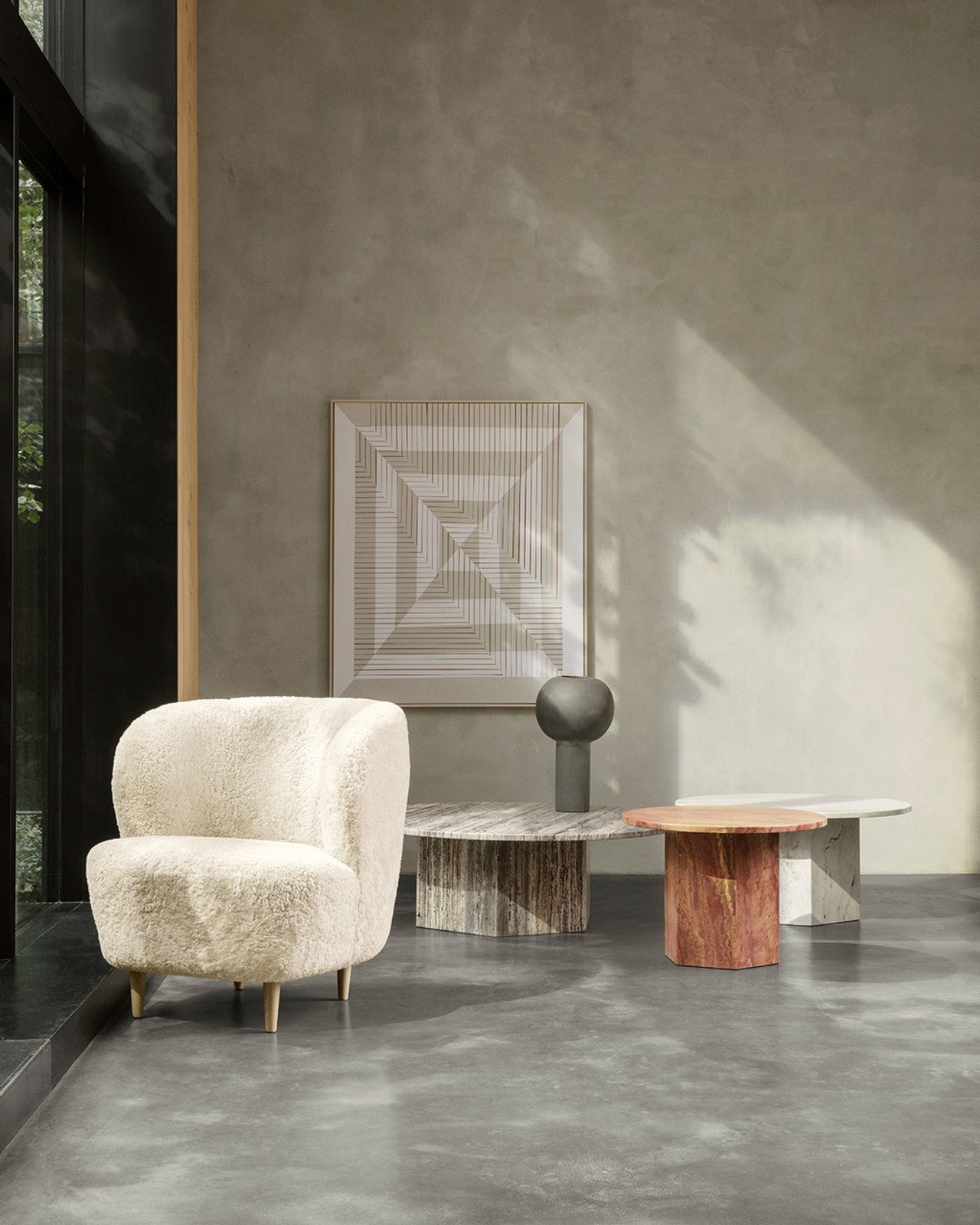 Stay Lounge Chair – Timeless Comfort & Style