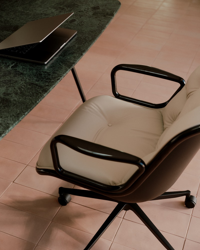 Pollock Executive Chair – Vintara’s Iconic Office Masterpiece