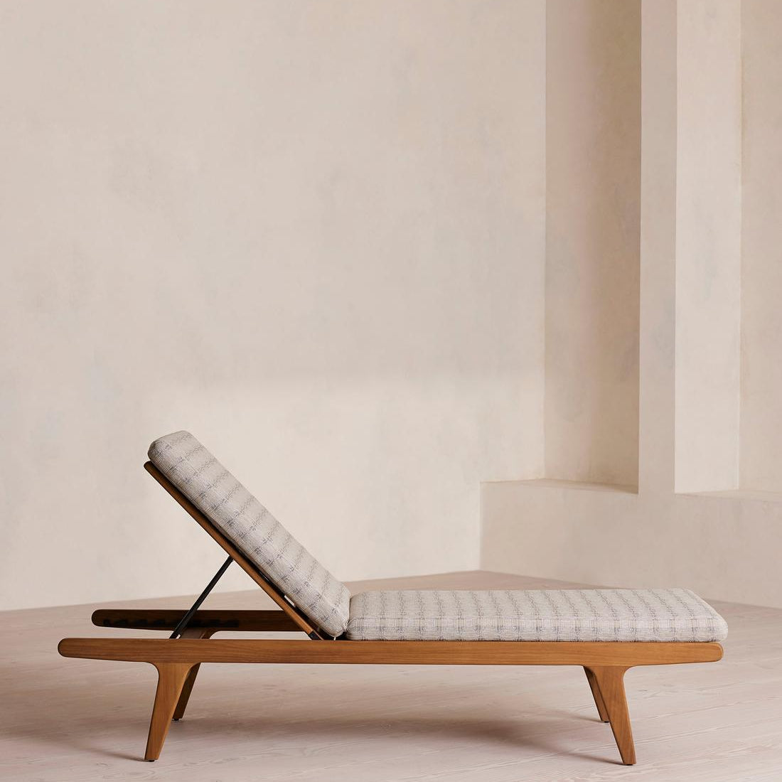 Mid-Century Modern Geometric Pattern Chaise for Patio & Poolside