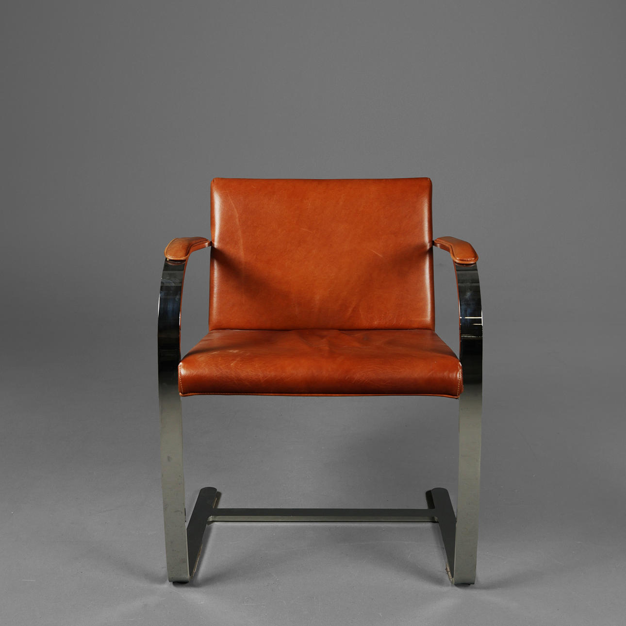 Bauhaus-Inspired Cantilever Flat Brno Chair
