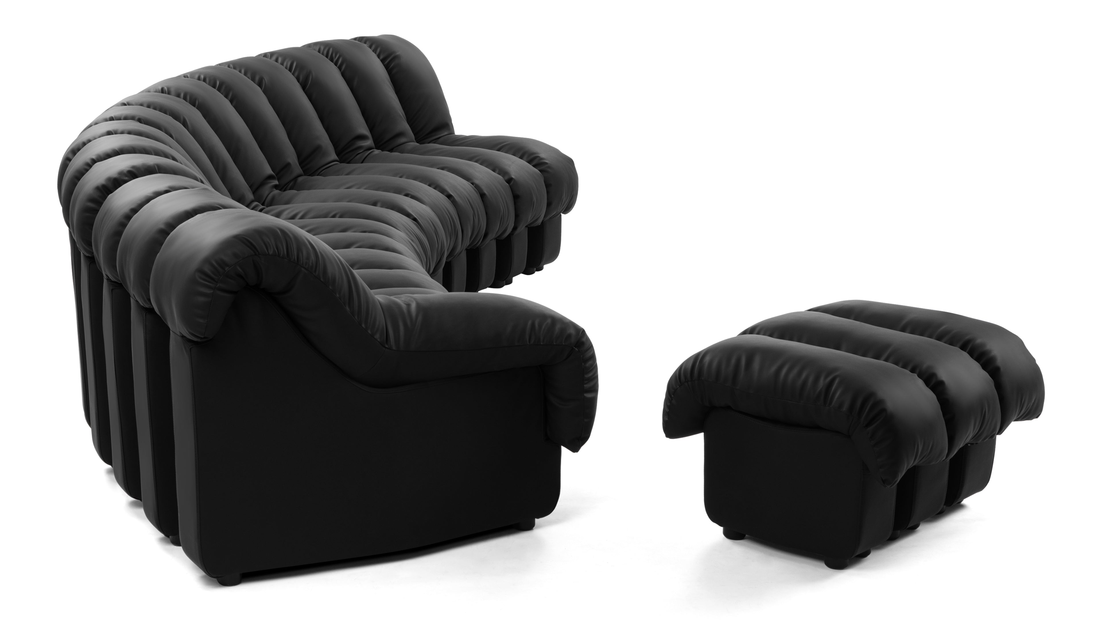 Le Corbusier Grand Modele three seater sofa in sleek midnight black, perfect for modern interiors.