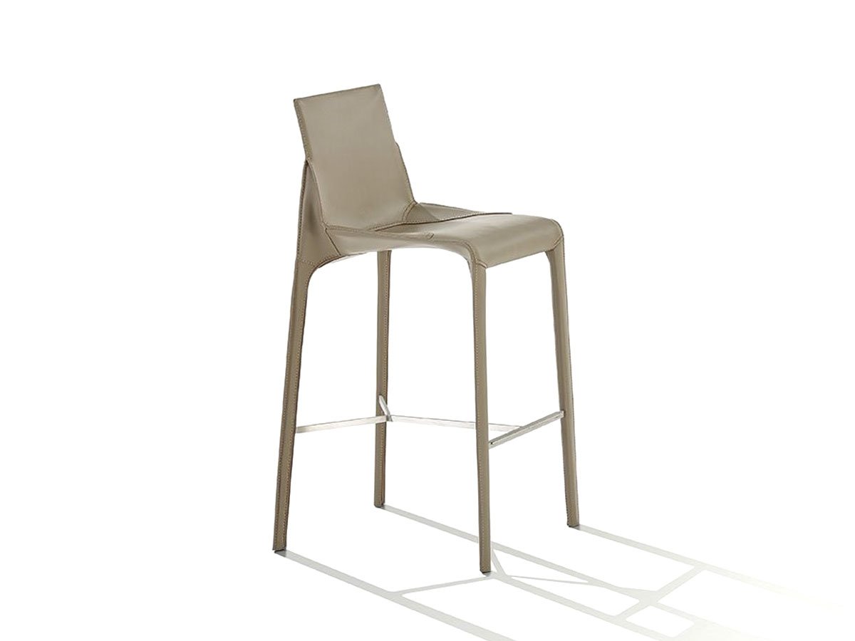 genuine-saddle-leather-counter-stool-detail