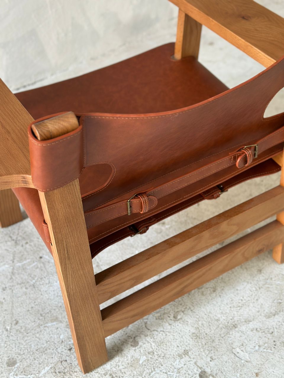 The Spanish Chair | Børge Mogensen Replica | Solid Wood& Saddle Leather Lounge Chair
