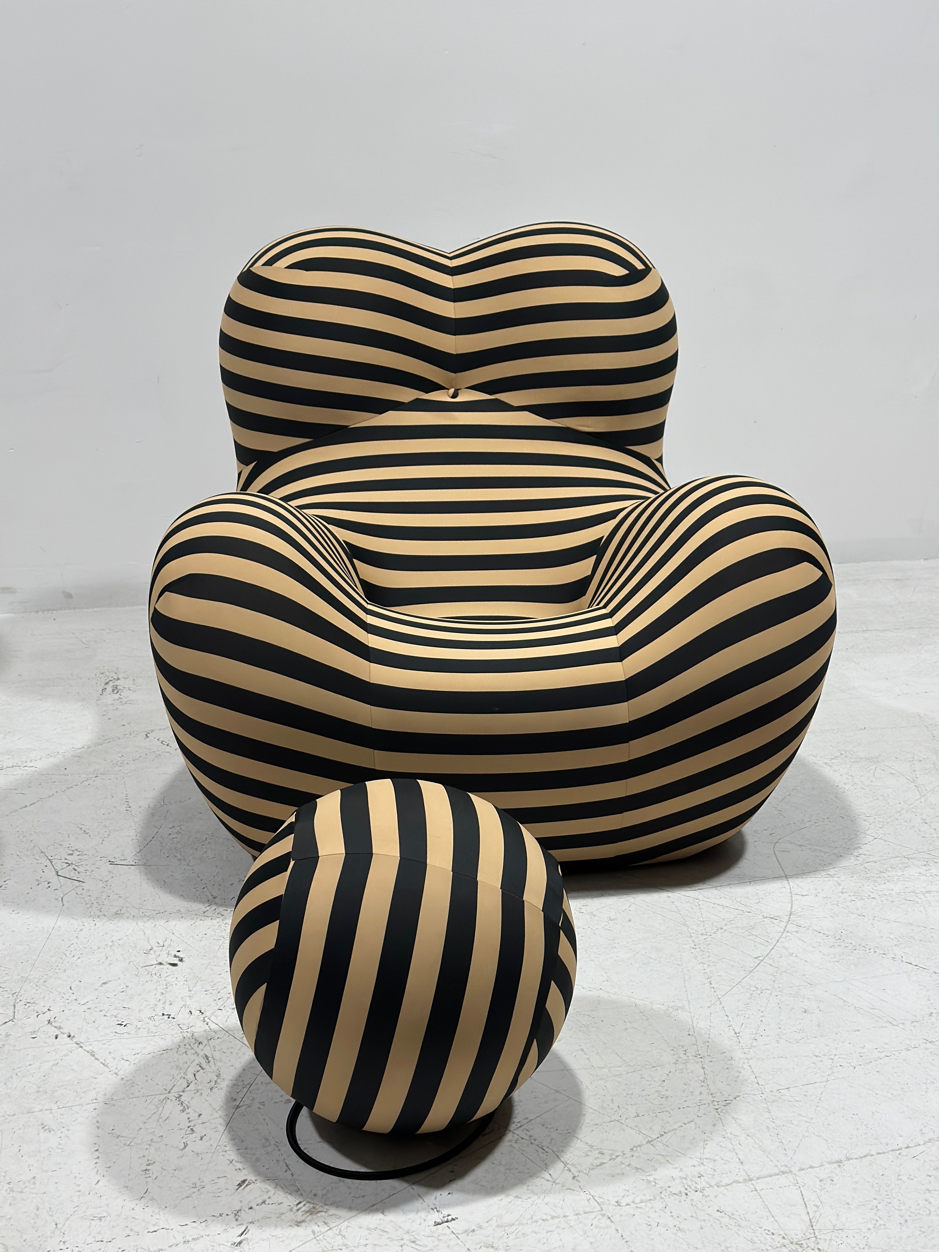 La Mamma Up 5 and Up 6 Replica Chair & Ottoman - Gaetano Pesce Iconic Design