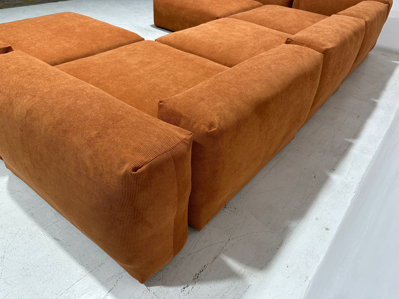 customizable-upholstery-u-shaped-sectional-sofa
