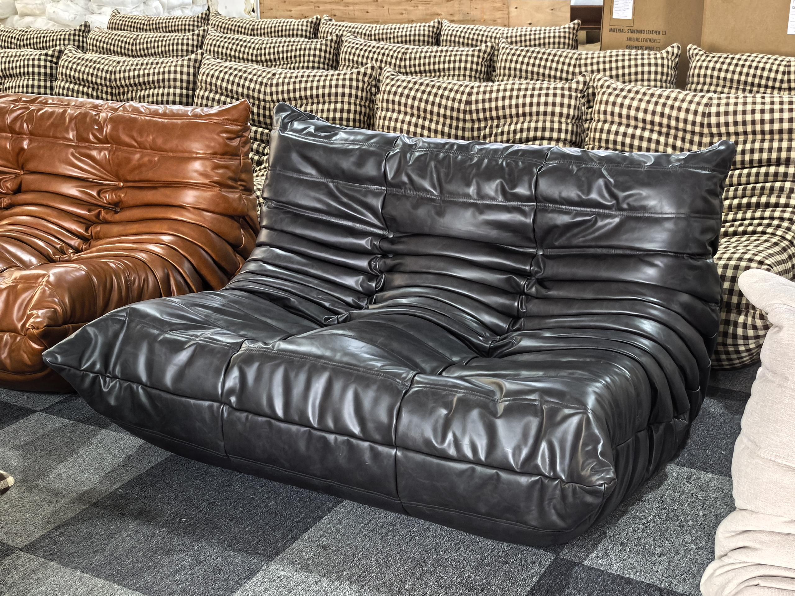 Black Leather Togo Sofa 2-Seater Settee, Michel Ducaroy Inspired