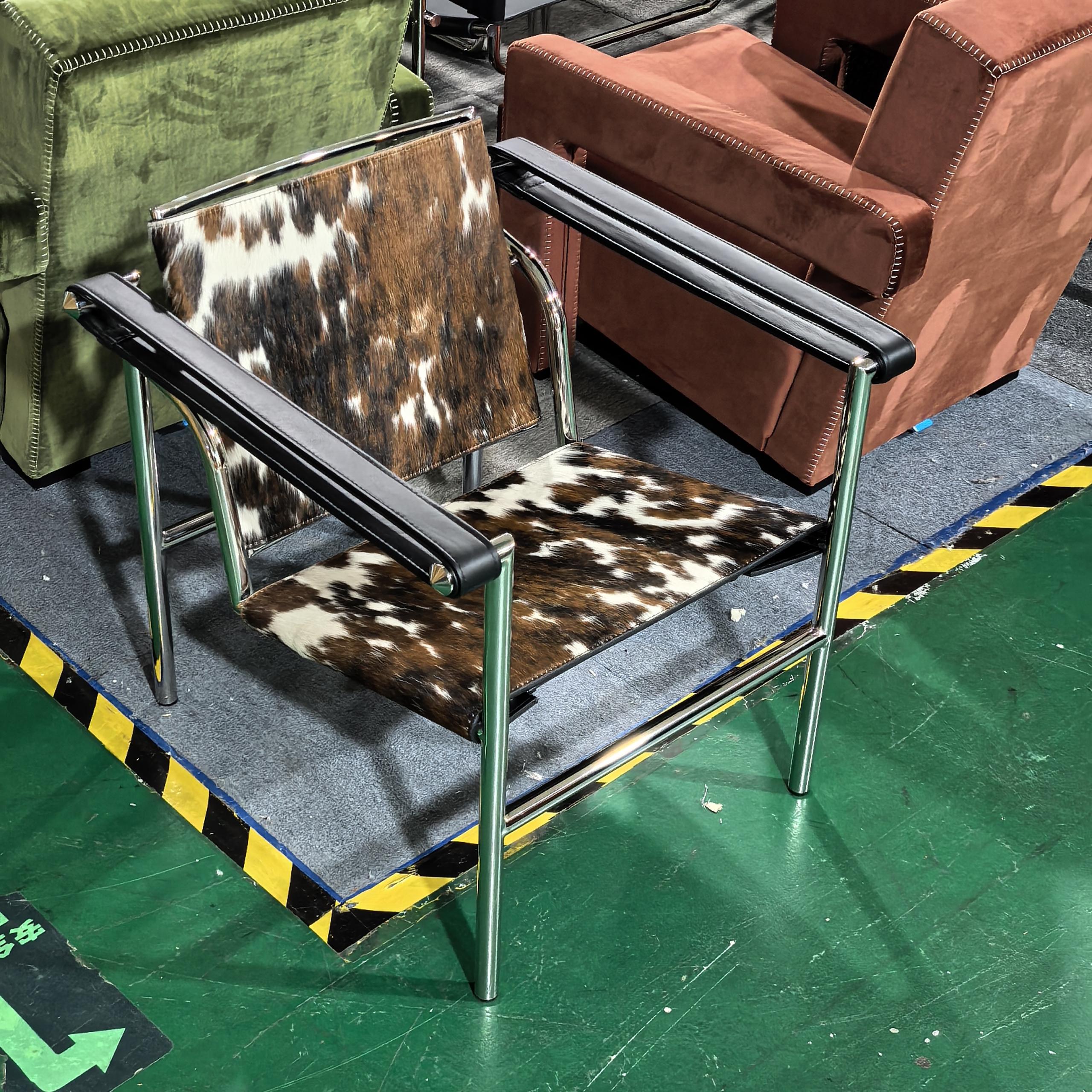 Wassily Chair | Iconic Bauhaus Tubular Metal & Cowhide Armchair