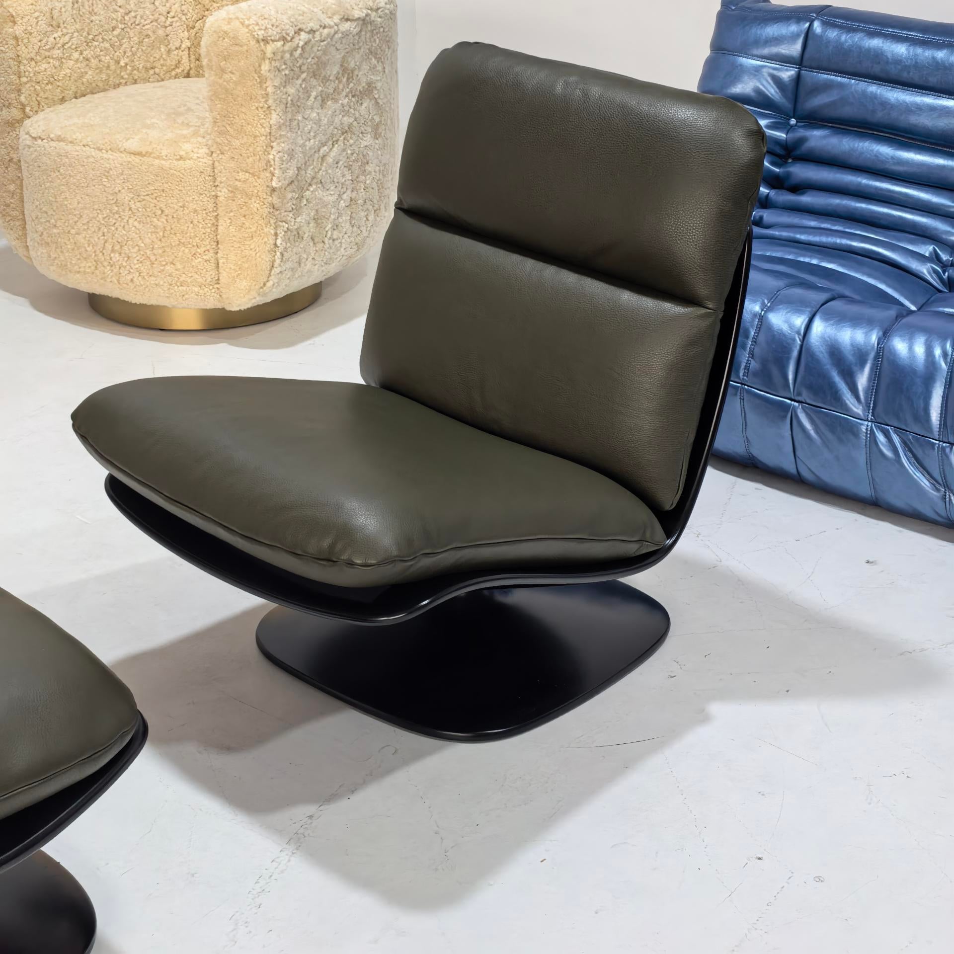 Glossy Black Fiberglass Base Ergonomic Recliner Chair