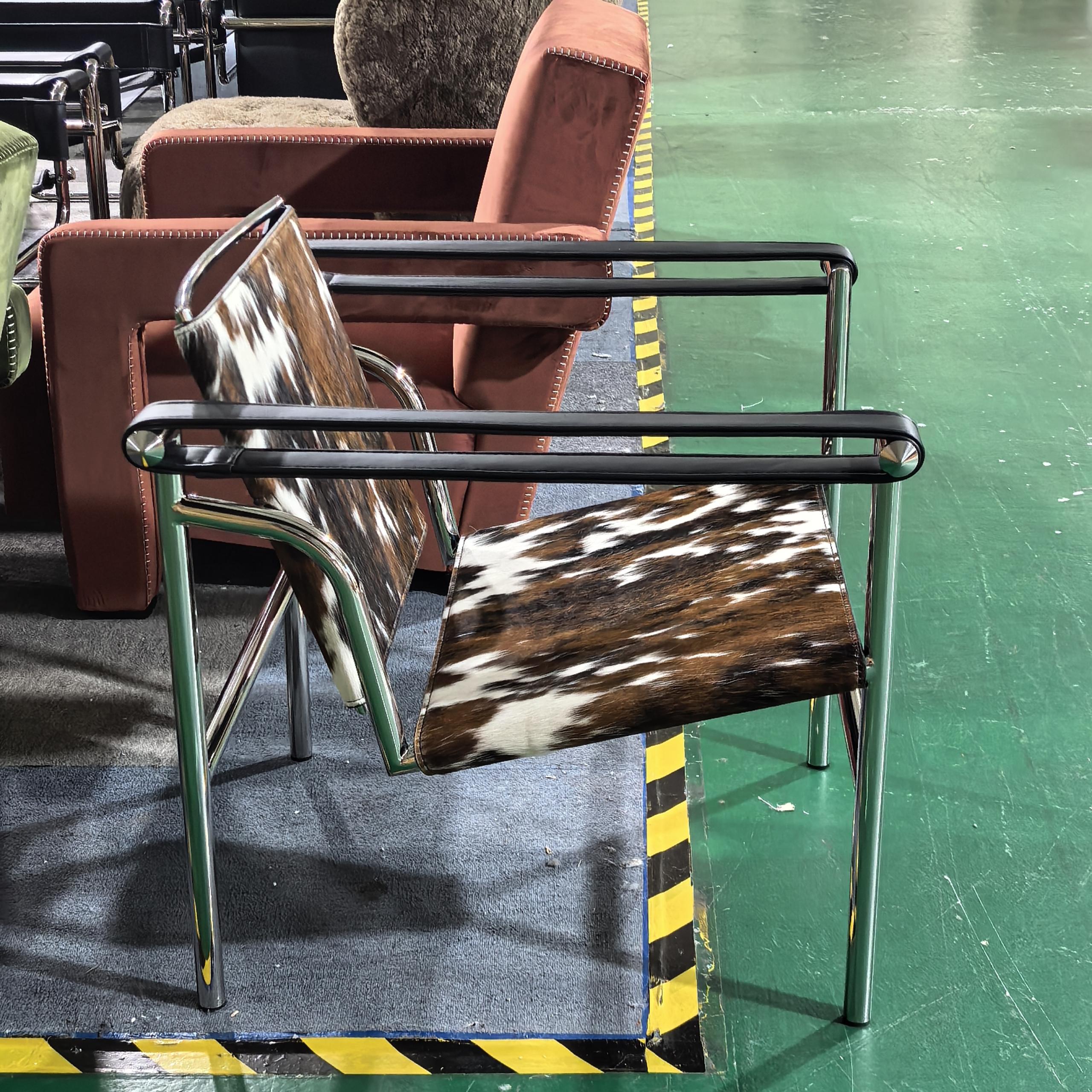 Wassily Chair | Iconic Bauhaus Tubular Metal & Cowhide Armchair