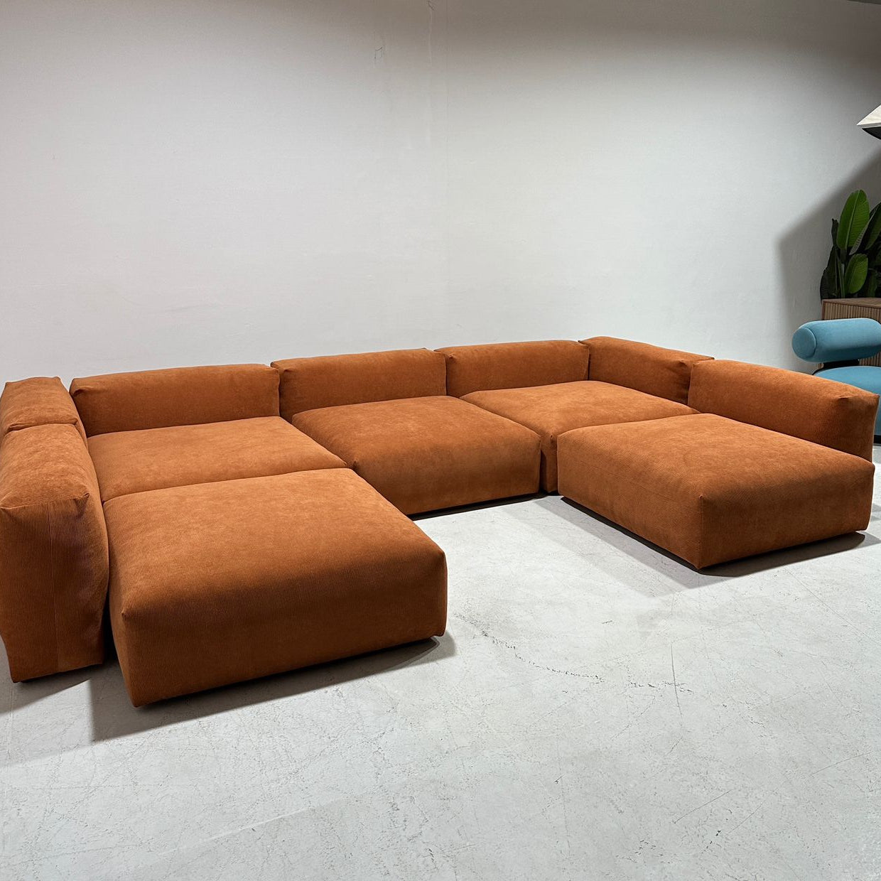 vetsak-style-u-shaped-modular-sofa-terracotta-front-view