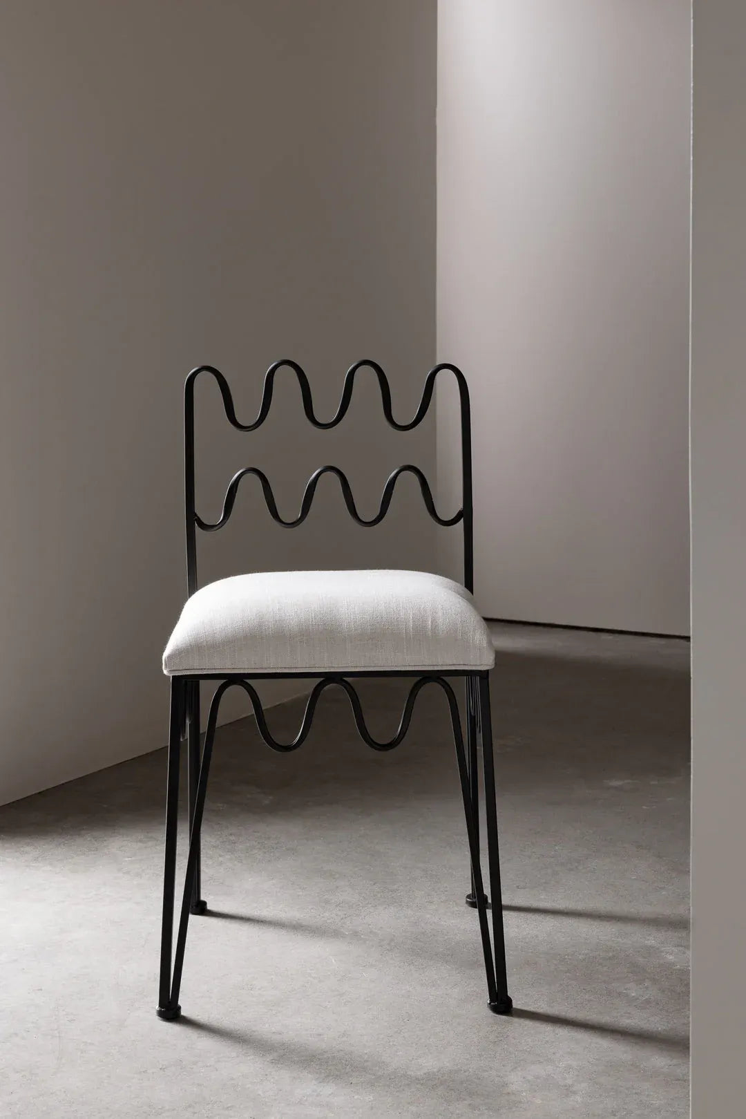 Designer Wave Chair, perfect for both standalone use and in a dining set.
