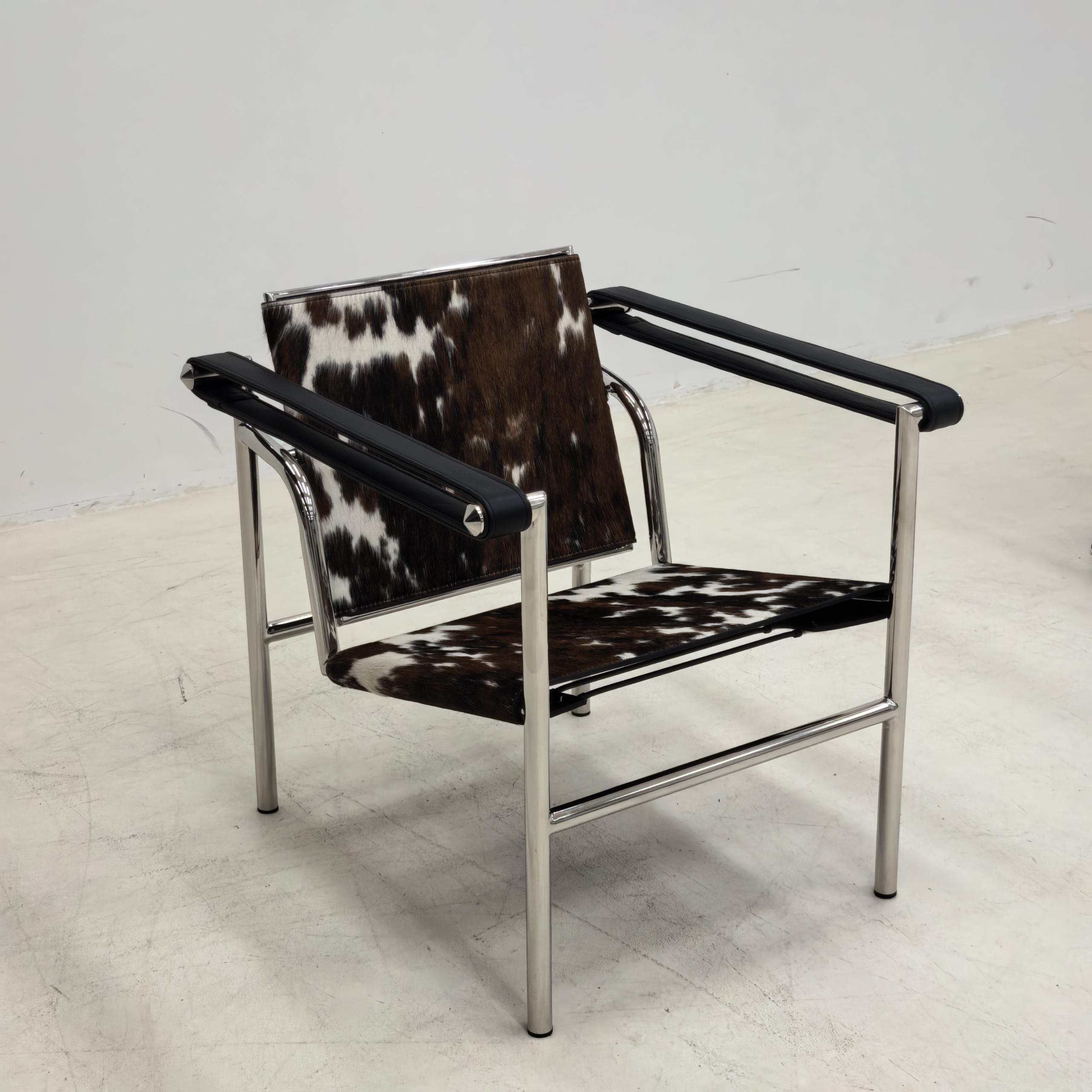 Wassily Chair | Iconic Bauhaus Tubular Metal & Cowhide Armchair