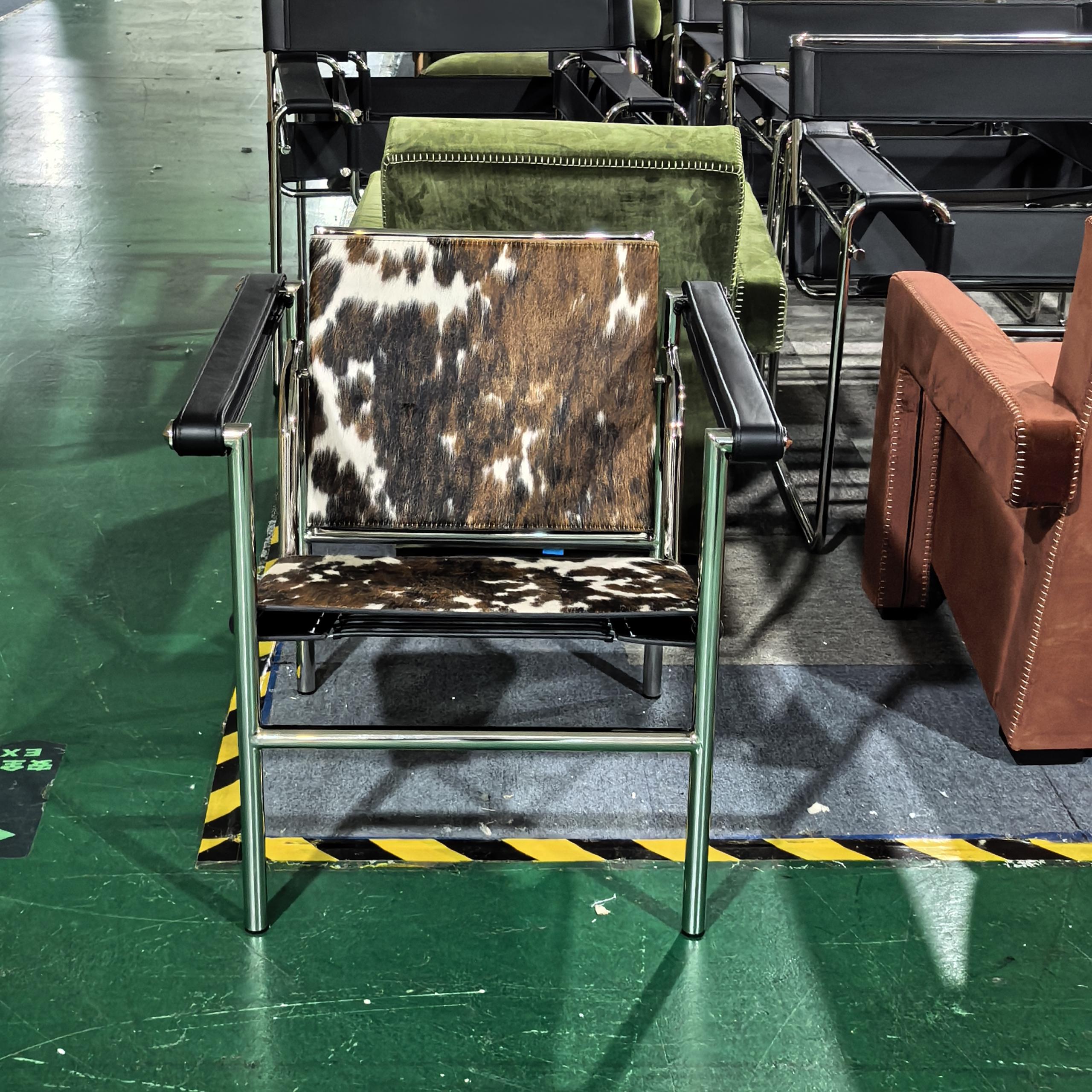 Wassily Chair | Iconic Bauhaus Tubular Metal & Cowhide Armchair