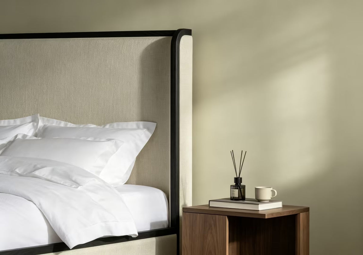 Darien Curved Shelter Bed