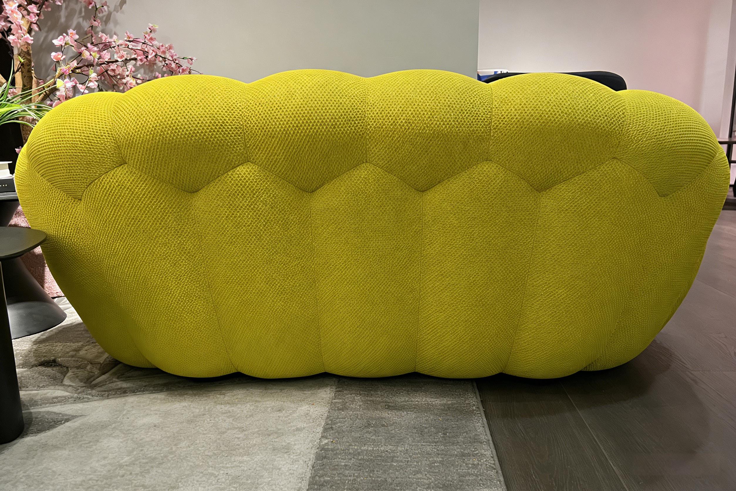 space-saving-compressed-sofa-unpacking-process-vintara-design