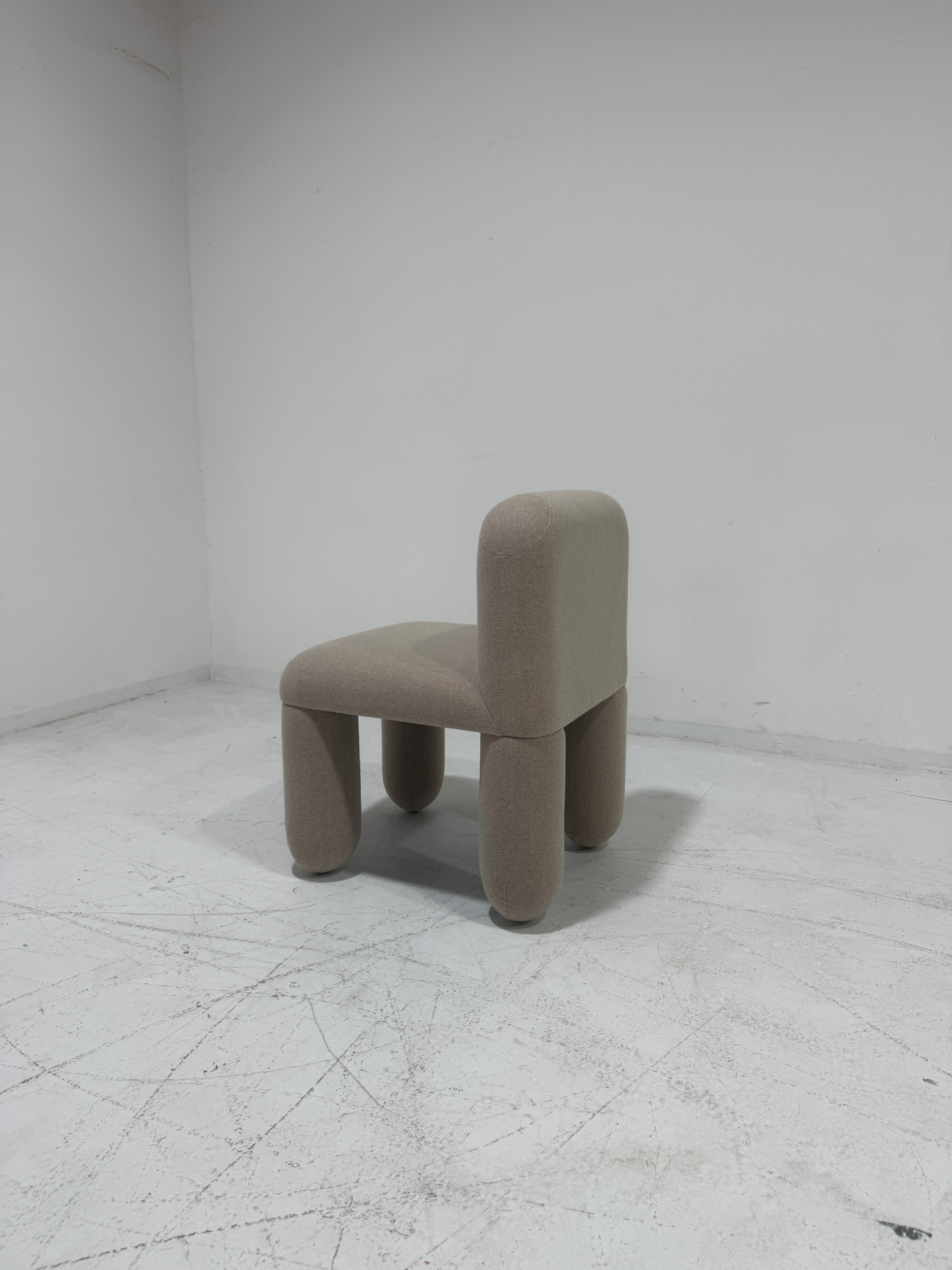 Hello Chair Noom