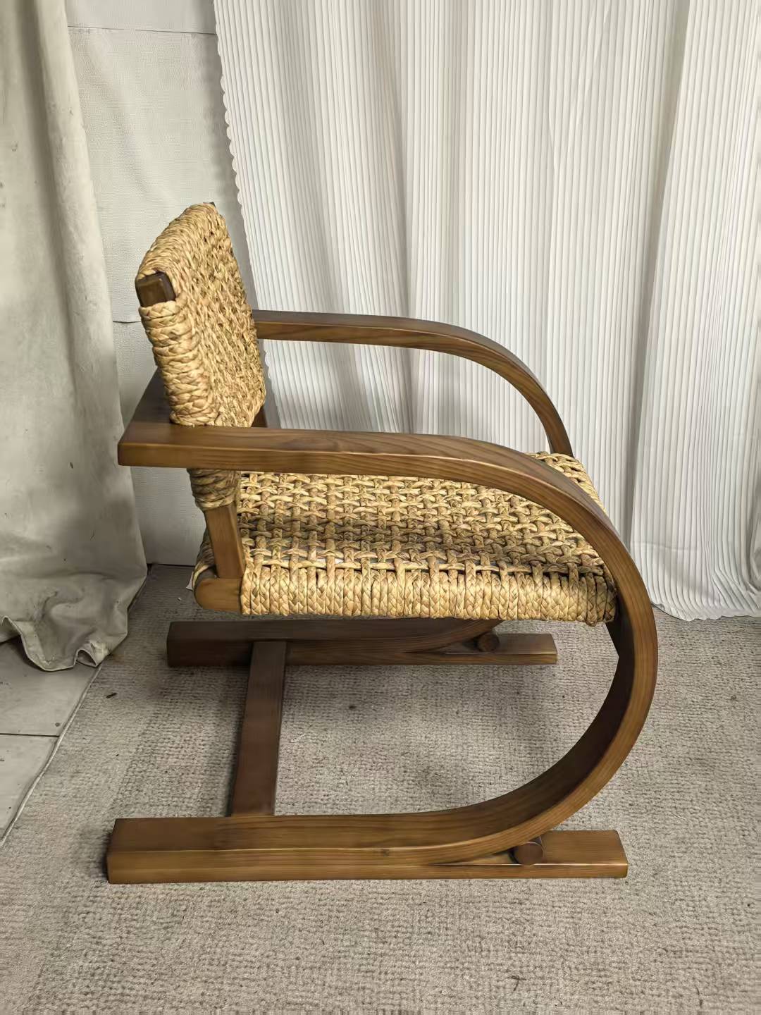 Customizable Faye Style Accent Chair for Living Room