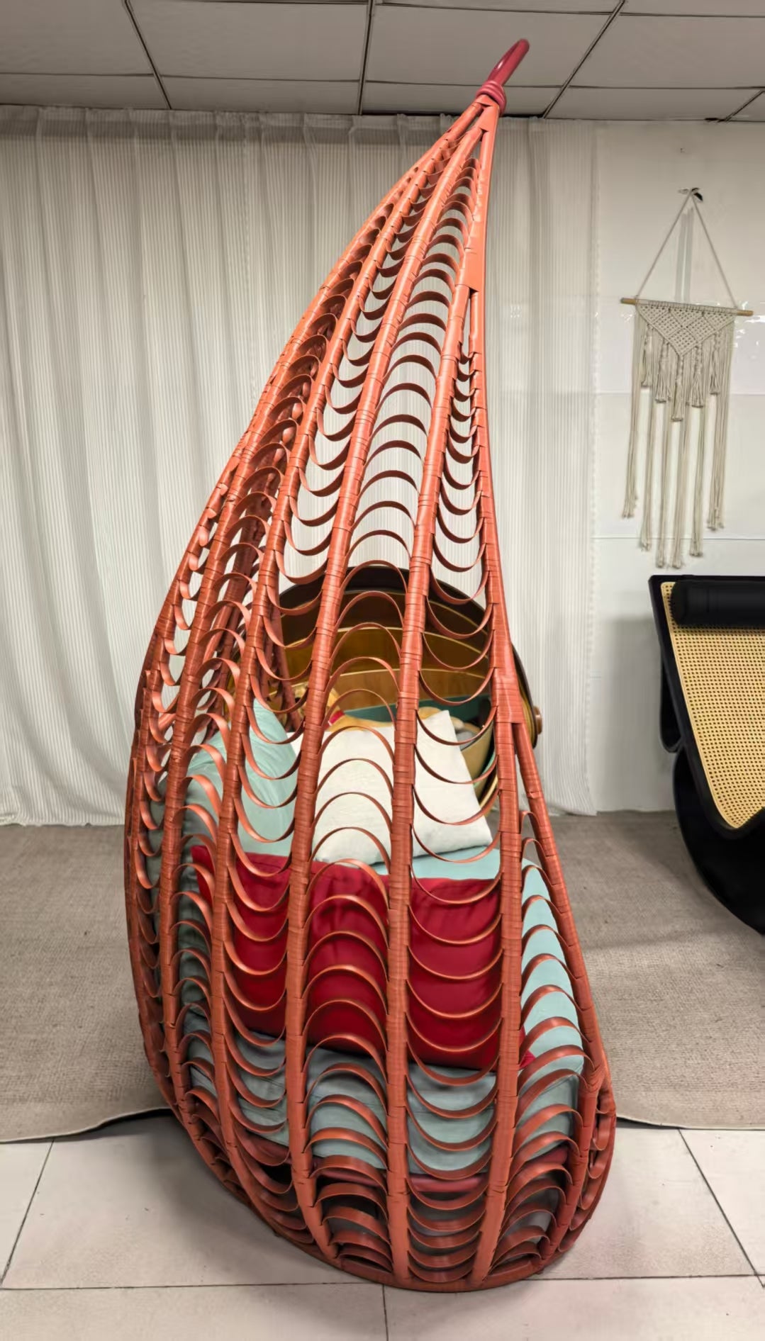 Lasso Lounge Chair | Outdoor | Kenneth Cobonpue