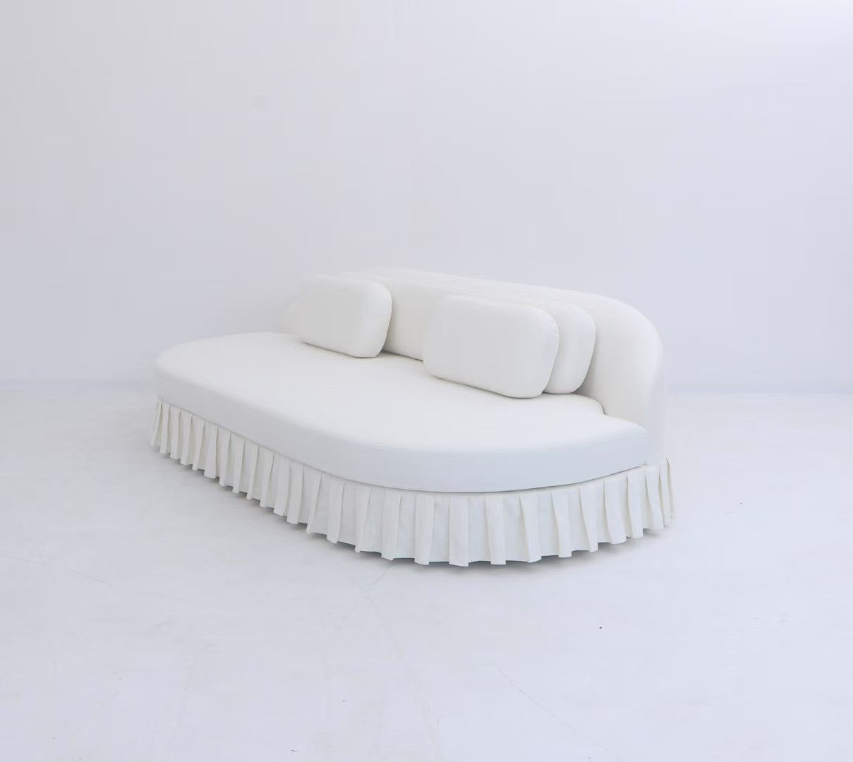 Palais Royal Froufrou 320 Sofa – Loft Chantilly