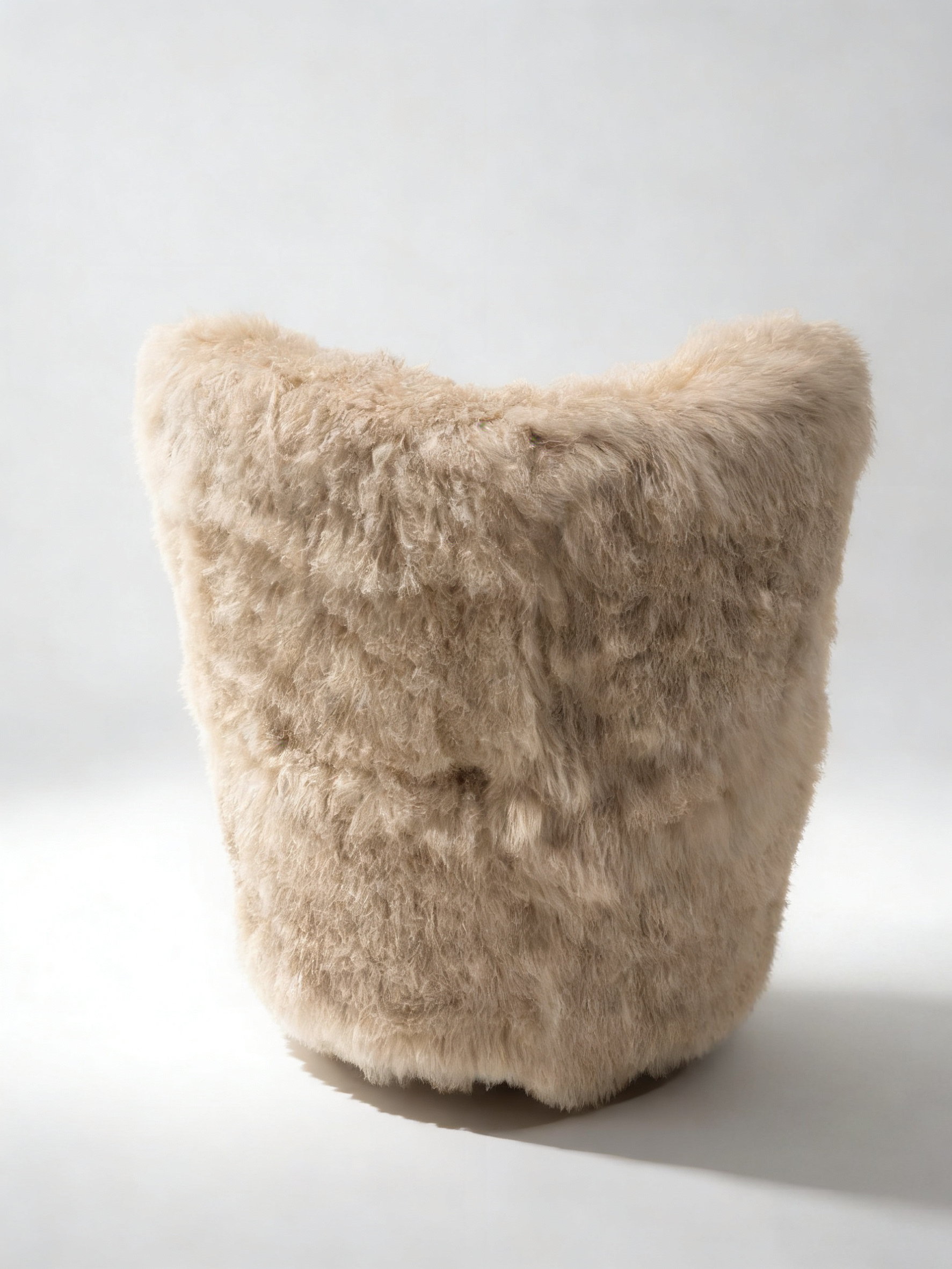 Yeti Armchair in Natural Sheepskin: Where Luxury Meets Cozy Comfort
