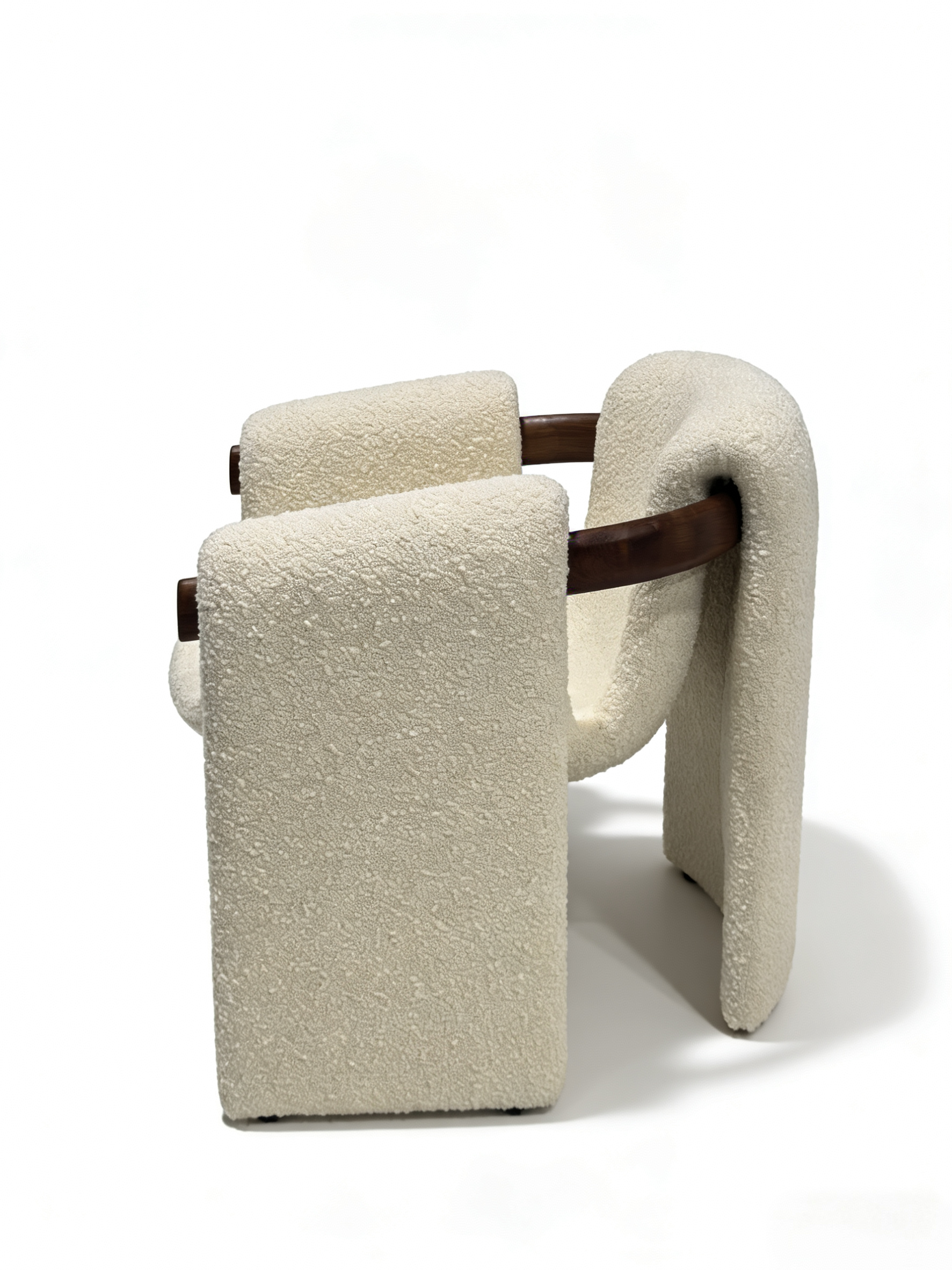 Sari Lounge Armchair - Modern Italian Sculptural Comfort