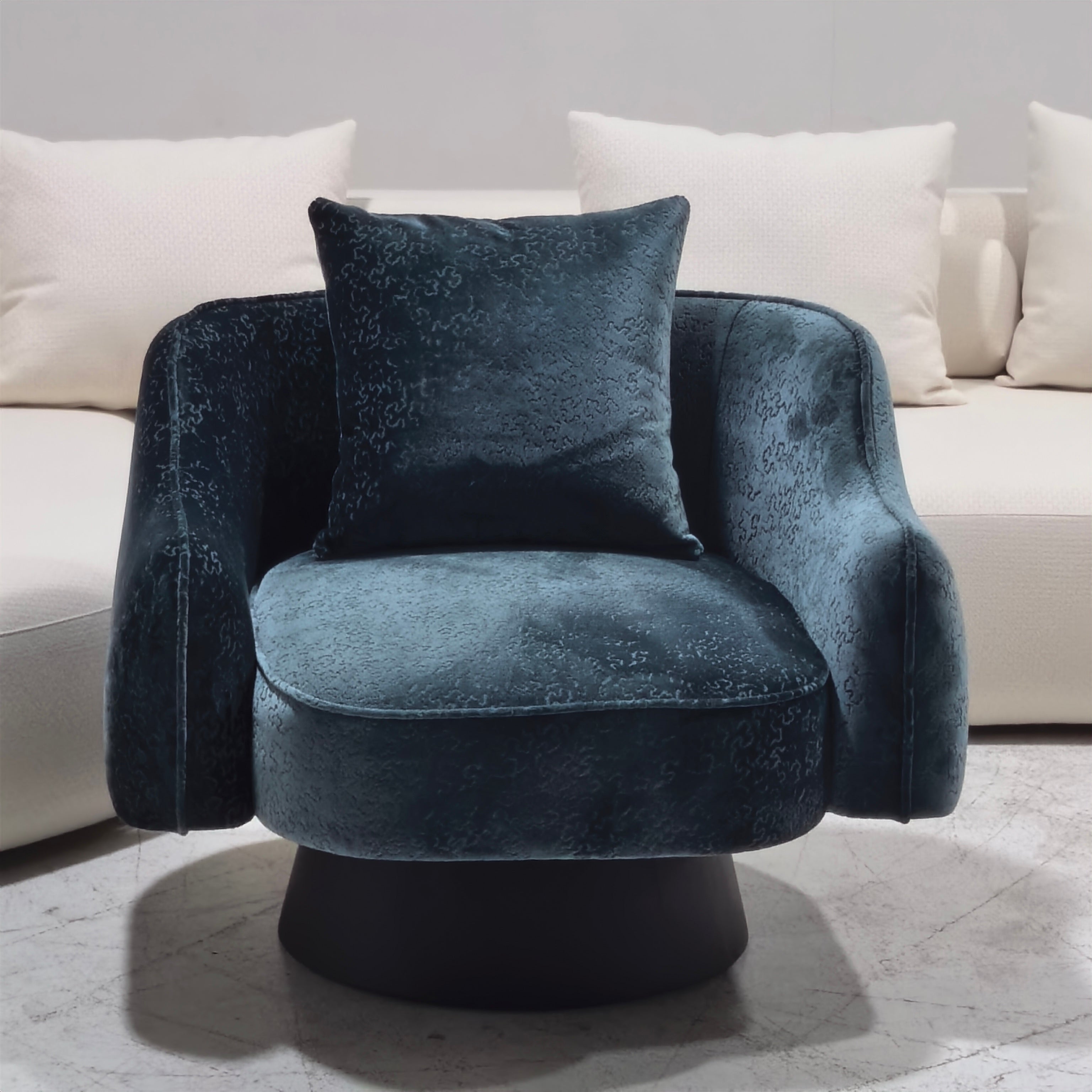SORE Armchair Replica – Iconic Modernist Design