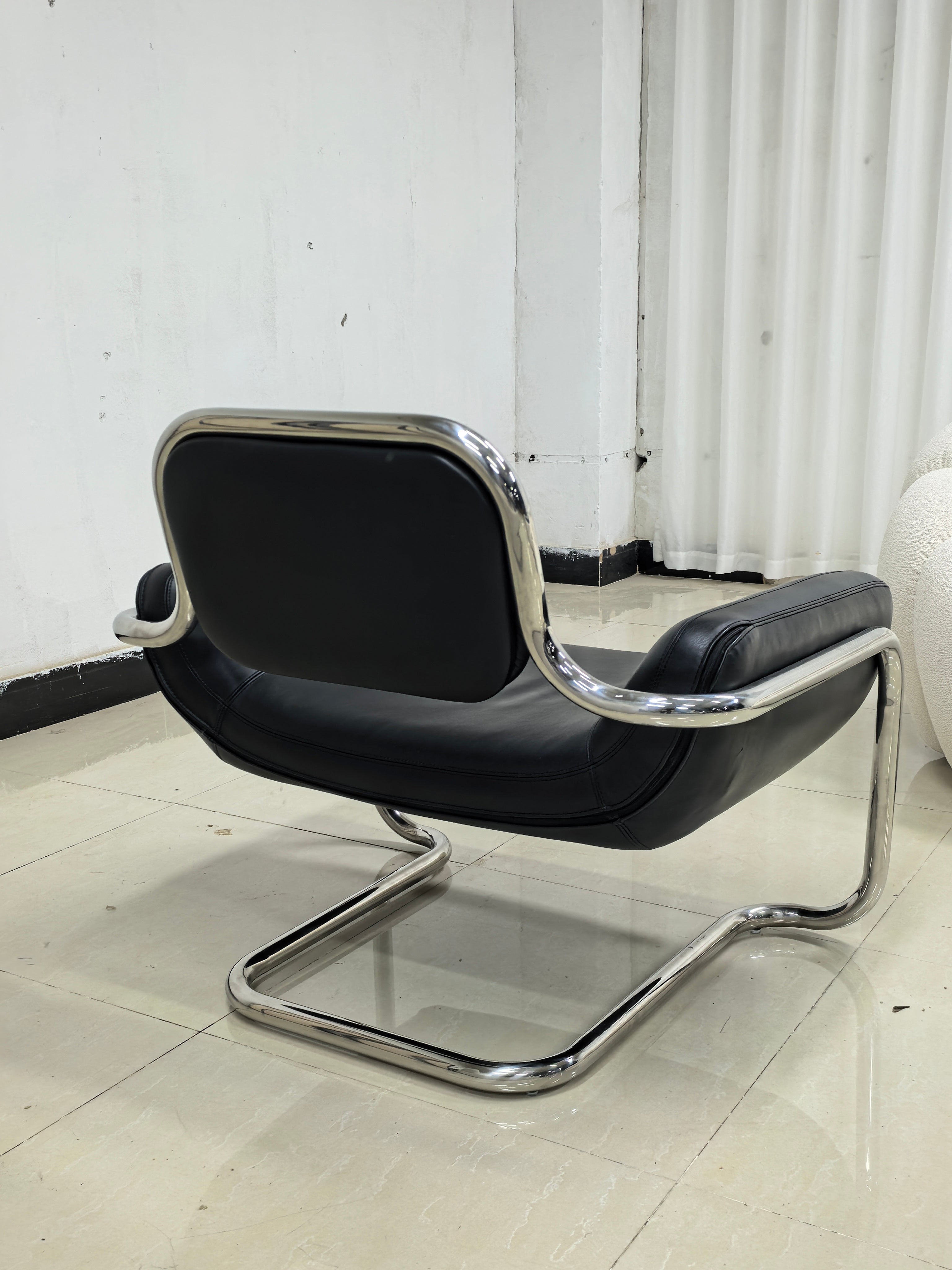 Limande Lounge Chairs