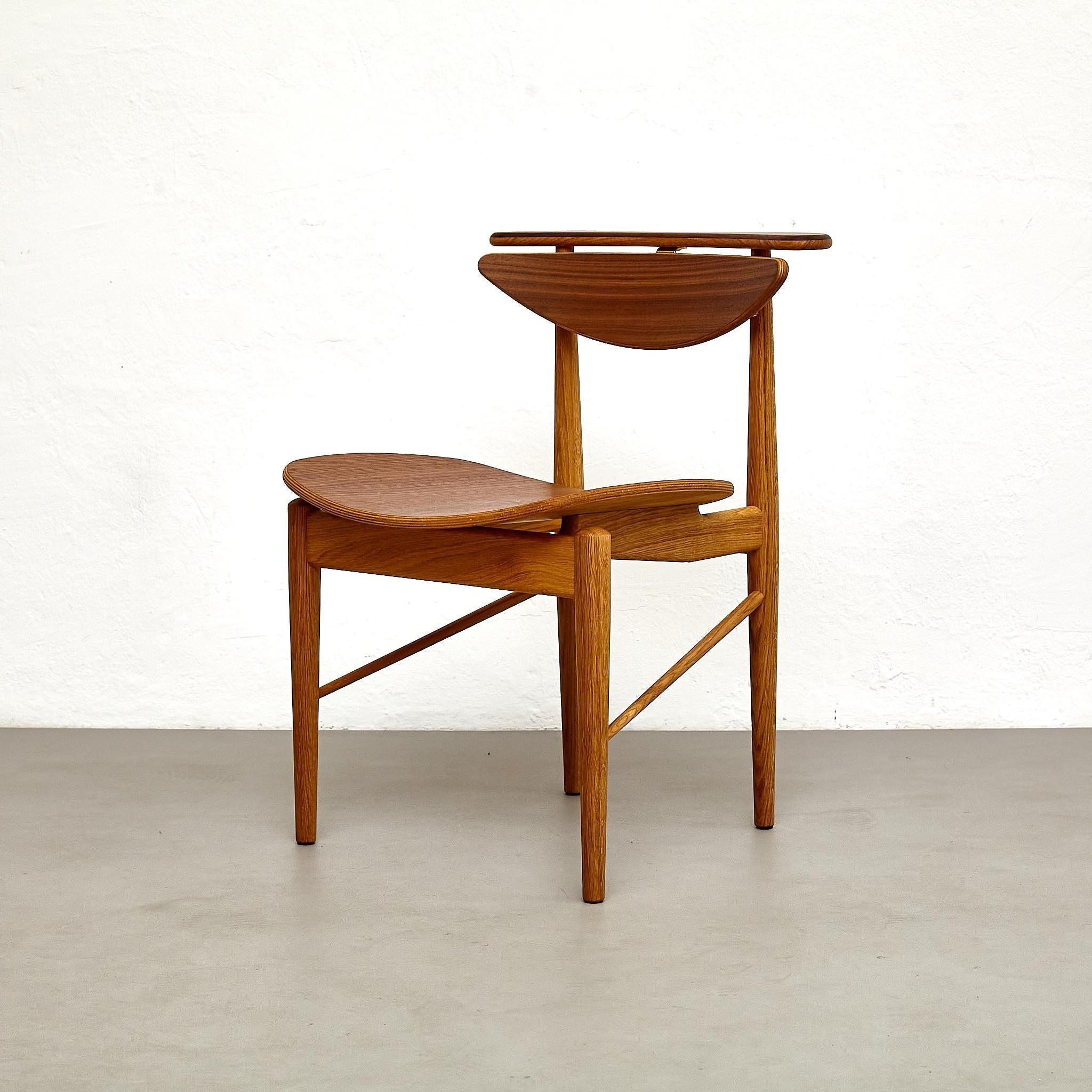 Finn Juhl Reading Chair – Mid-Century Danish Elegance