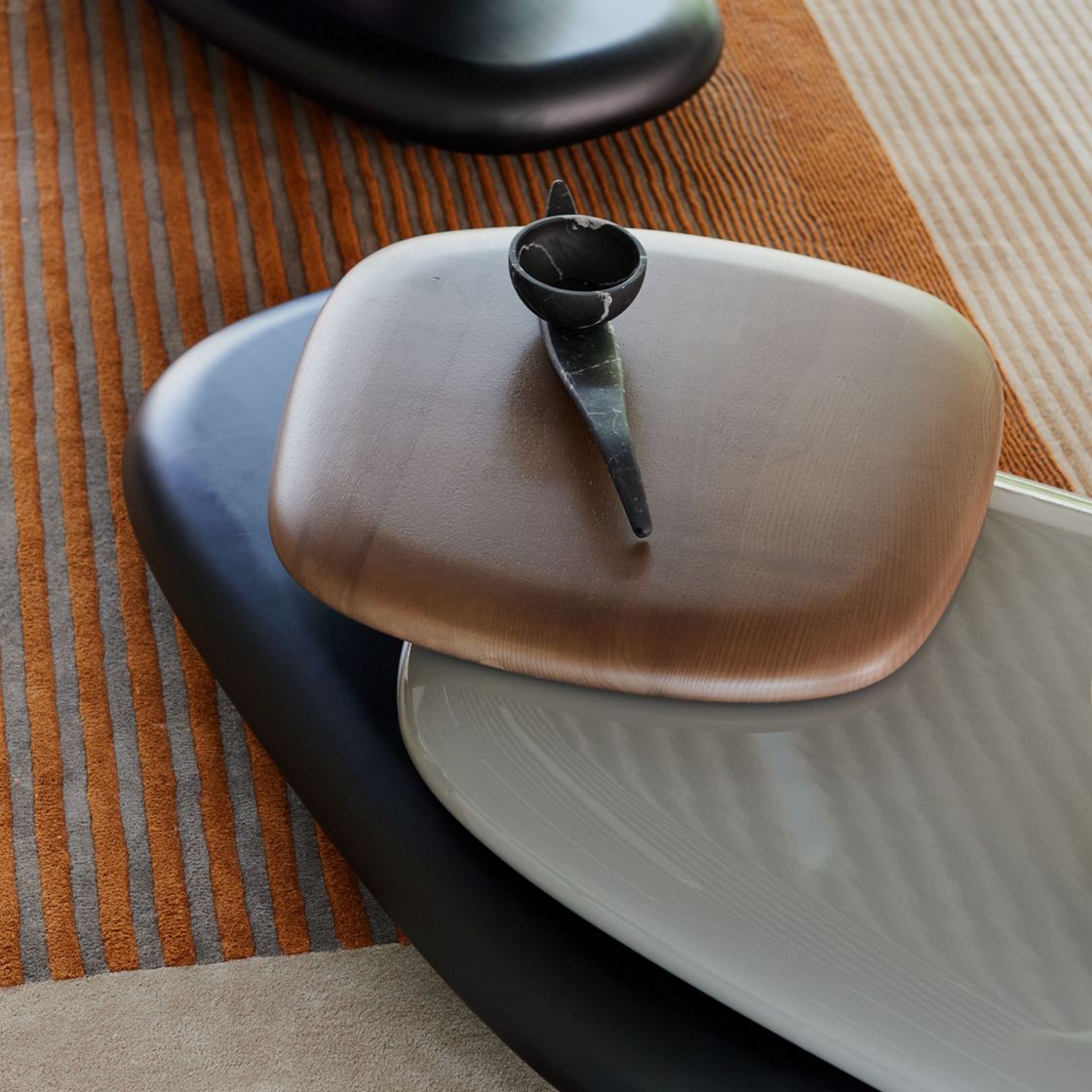 Galet Cocktail Table - Organic Pebble Rotating Lounge