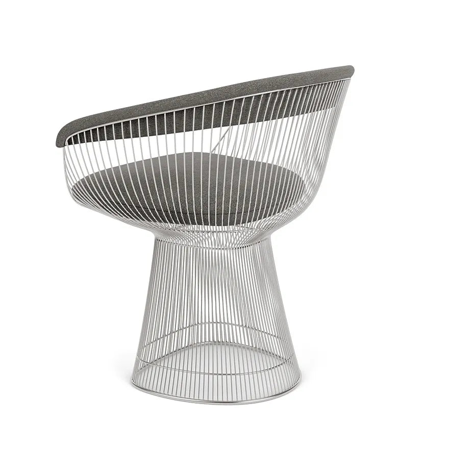 Decorative armchair Warren Platner, featuring a unique moire effect.