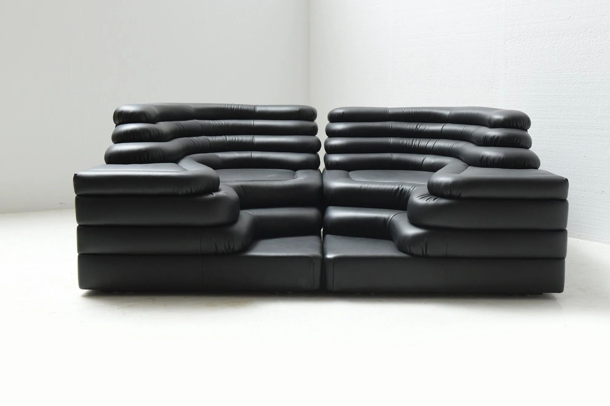 計5冊セットGrossdeutschland パンツァーグレナディアディビジョン DS-1025 Terrazza Sofa | Sculptural Leather Sofa | Vintara Design