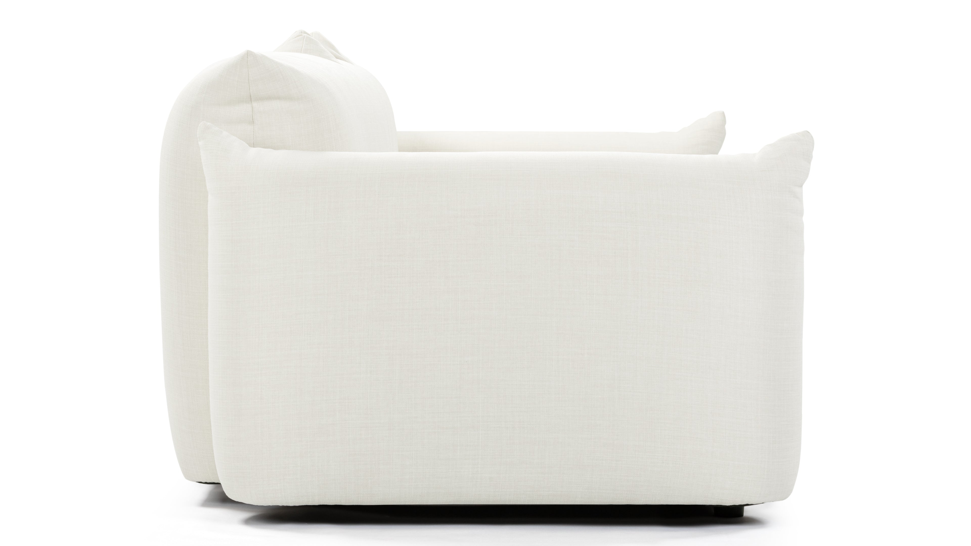 Luxurious and versatile Marenco sofa, perfect for modern living room setups.