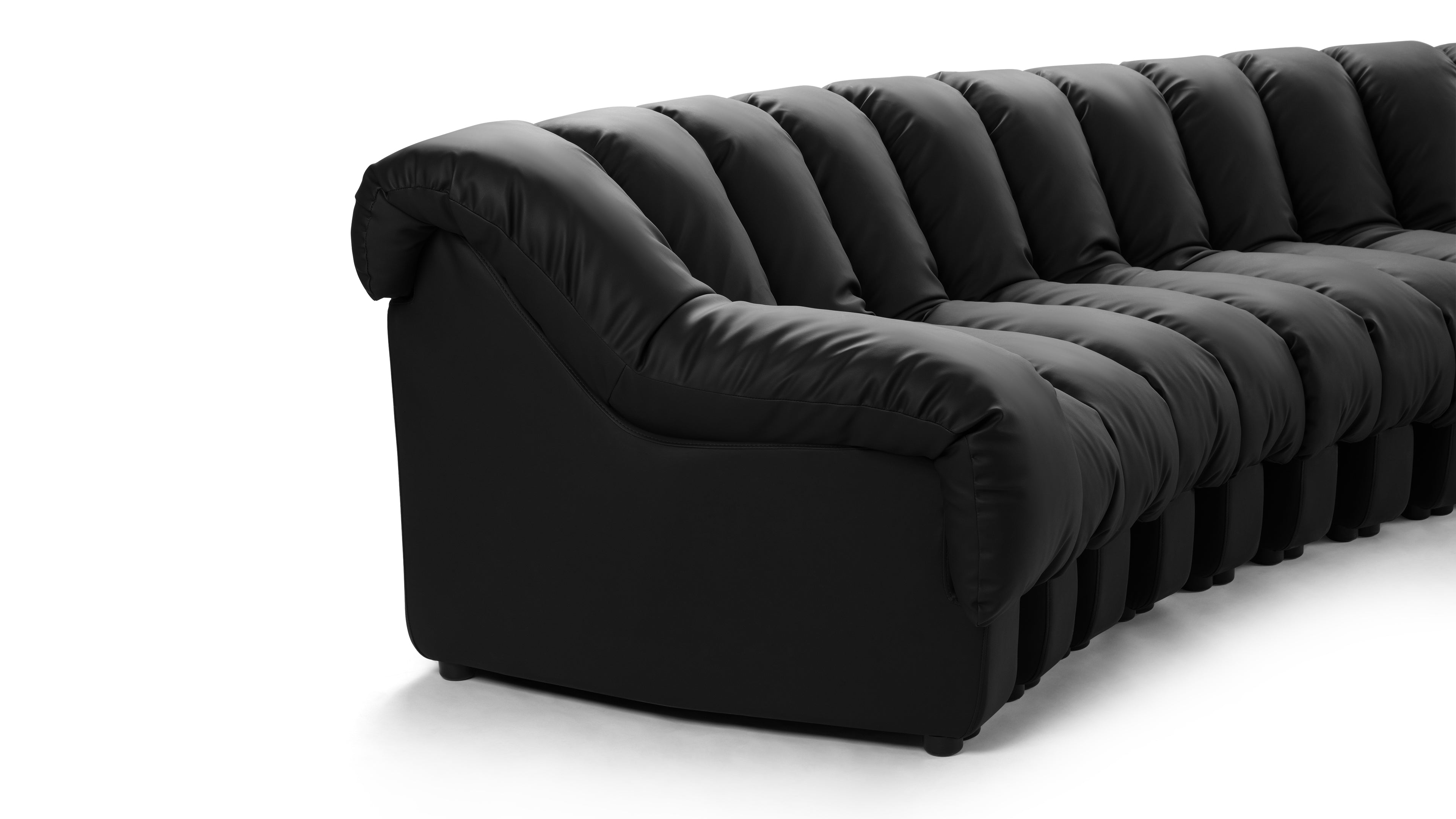 Versatile DS 600 sofa with multiple configuration options, adapting to your unique living area needs.