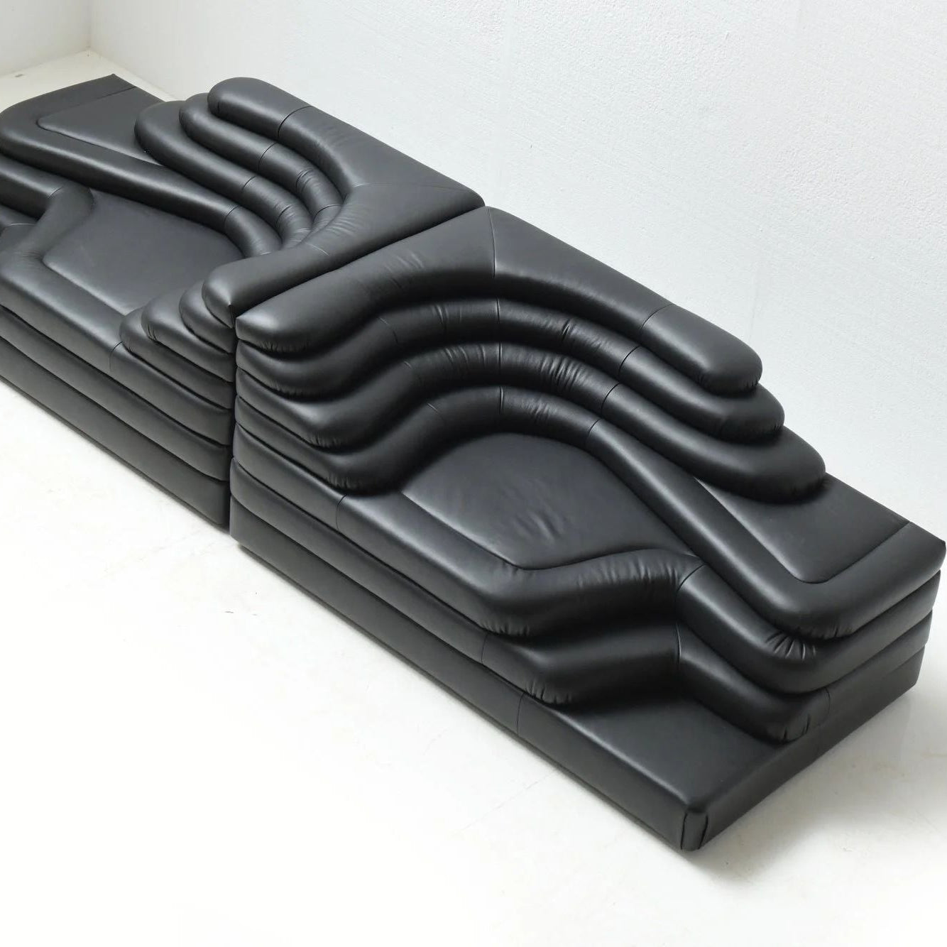 DS-1025 Terrazza Sofa | Sculptural Leather Sofa | Vintara Design