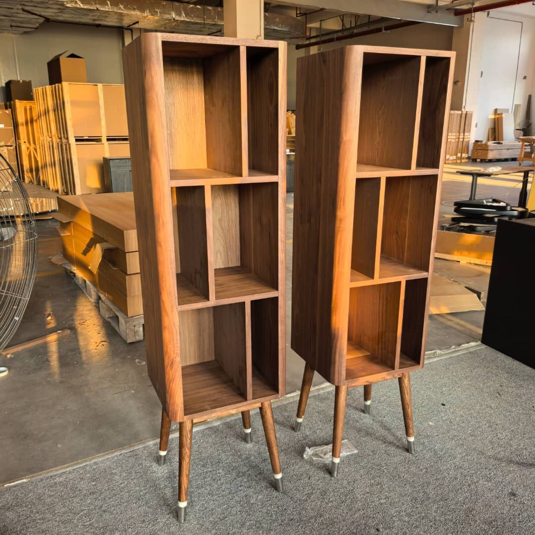 AK2770 Reol Tall Bookshelf