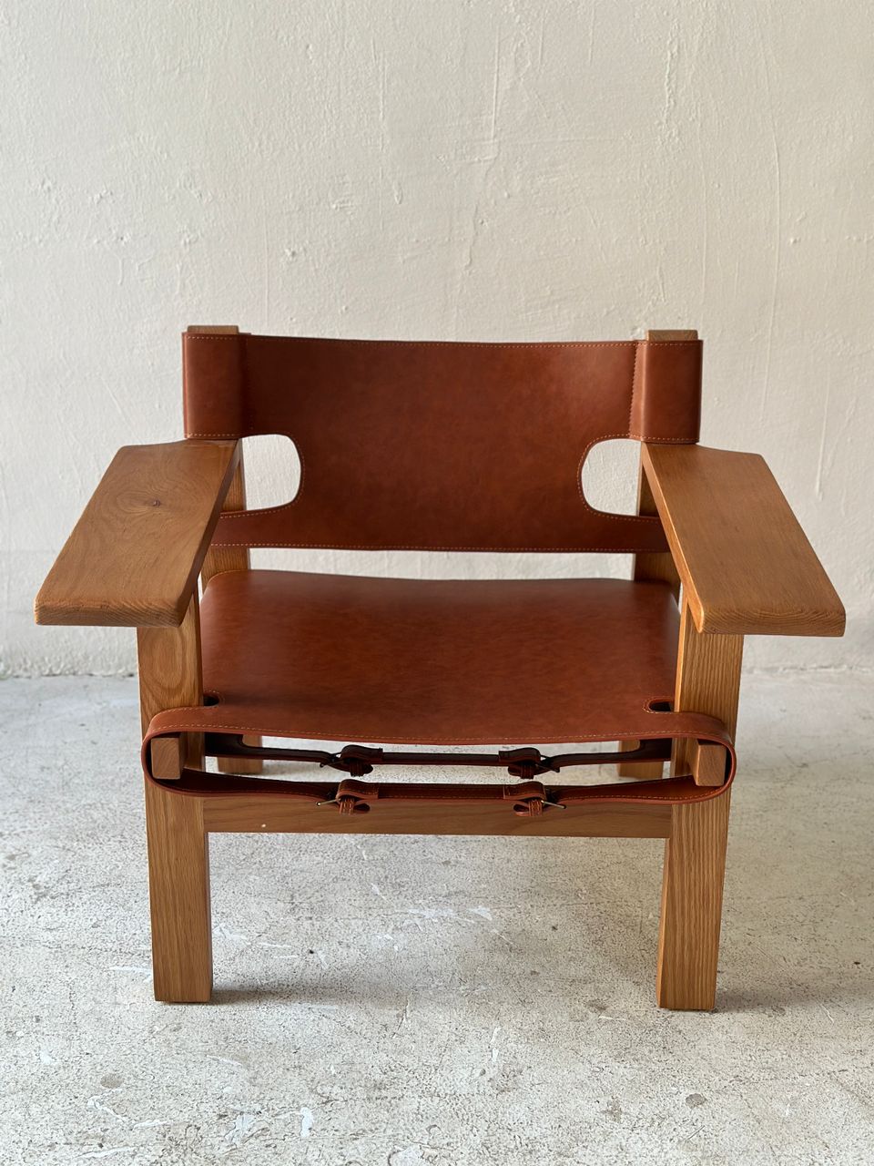 The Spanish Chair | Børge Mogensen Replica | Solid Wood& Saddle Leather Lounge Chair