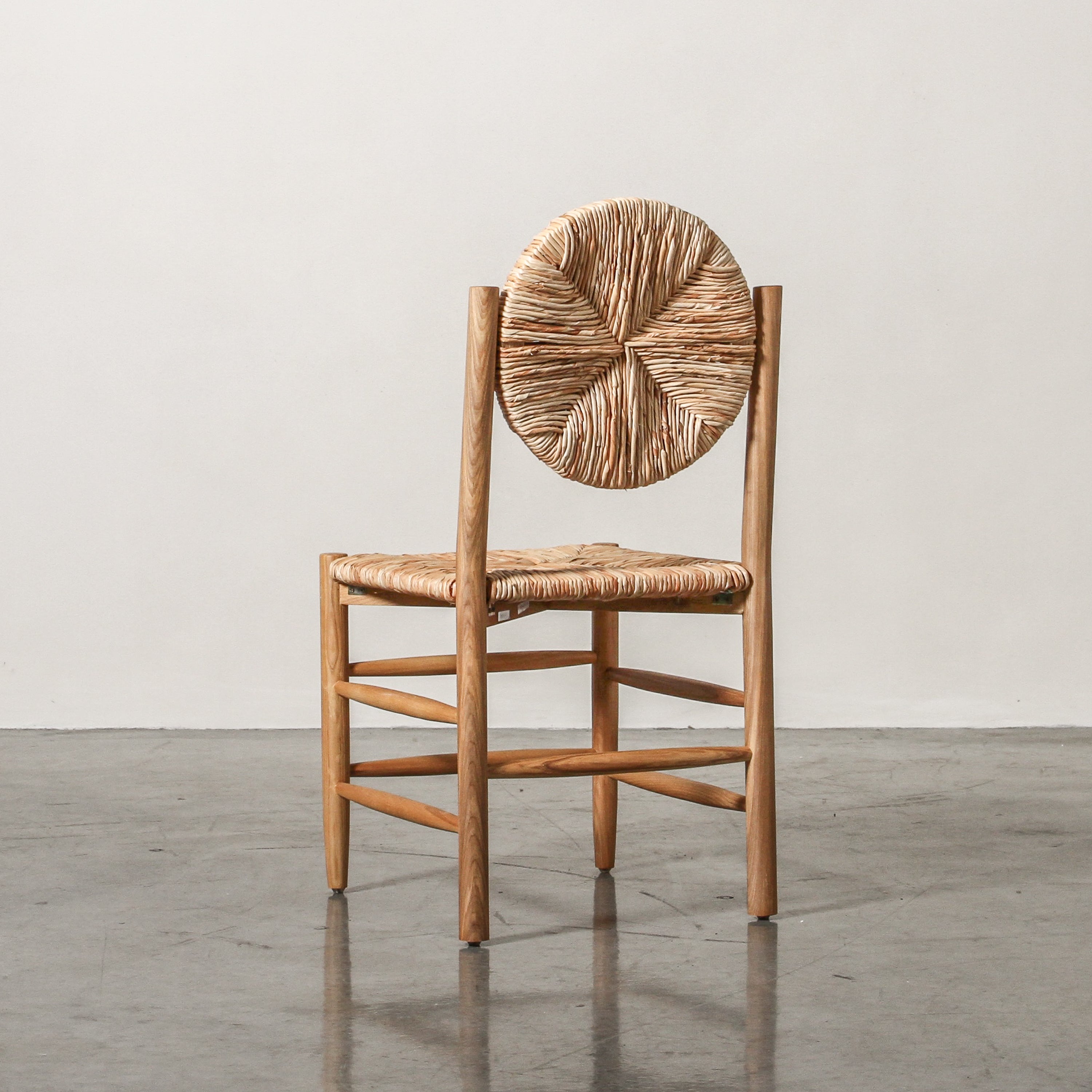 rustic-mediterranean-rattan-seat-chair
