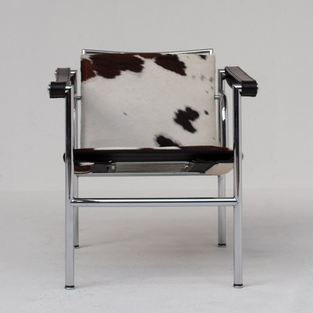 Wassily Chair | Iconic Bauhaus Tubular Metal & Cowhide Armchair