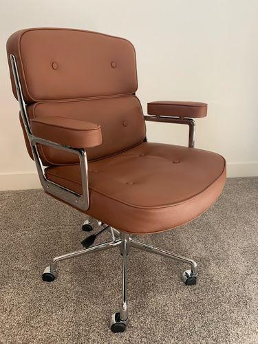 Executive Chair Review: Style Meets Comfort