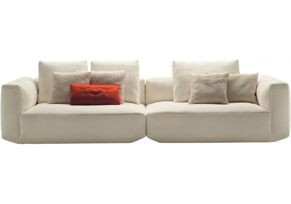 Elegant Pianoalto Zanotta Sofa in modern living room