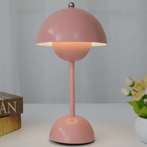 Vintage-style mushroom table lamp with adjustable brightness