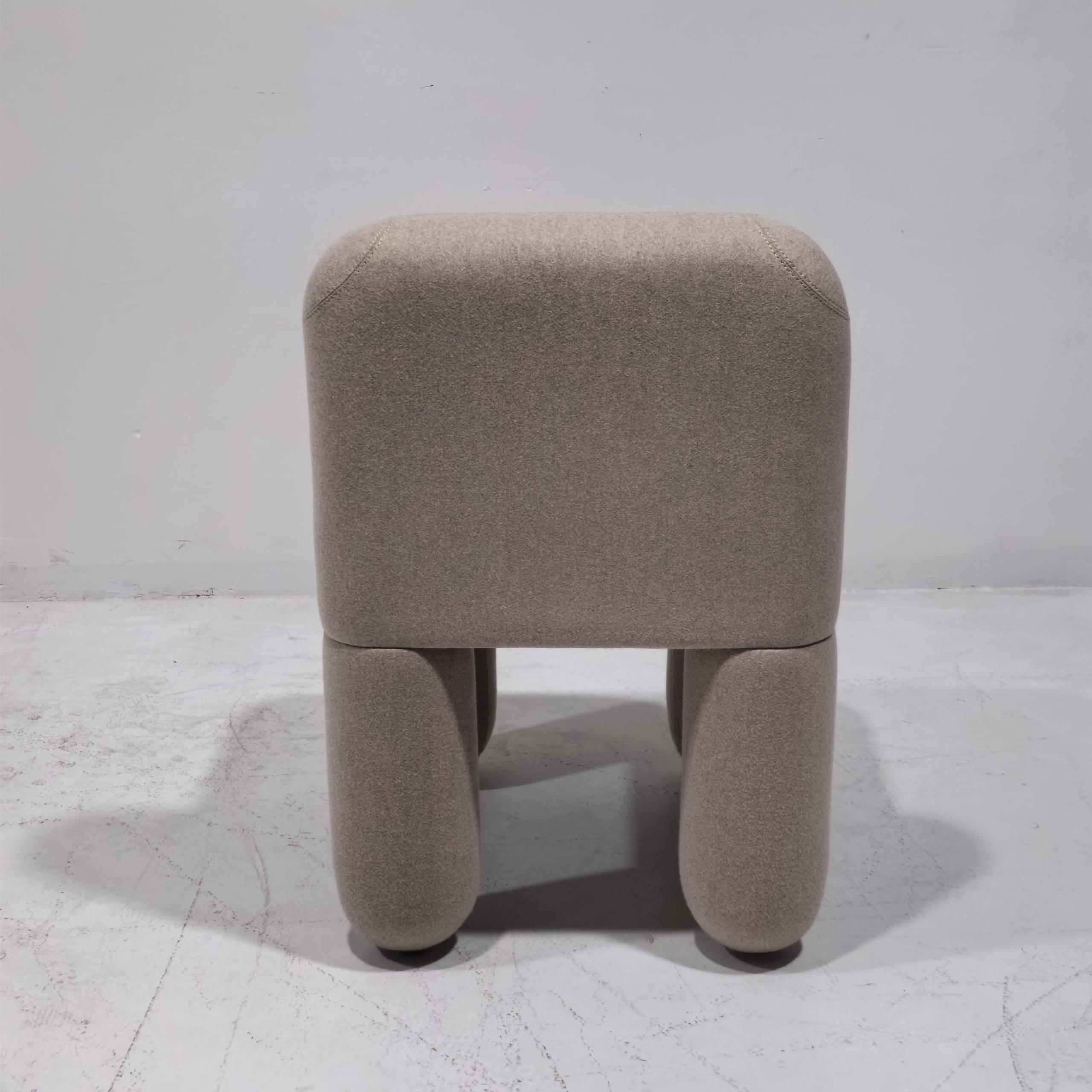 Hello Chair Noom