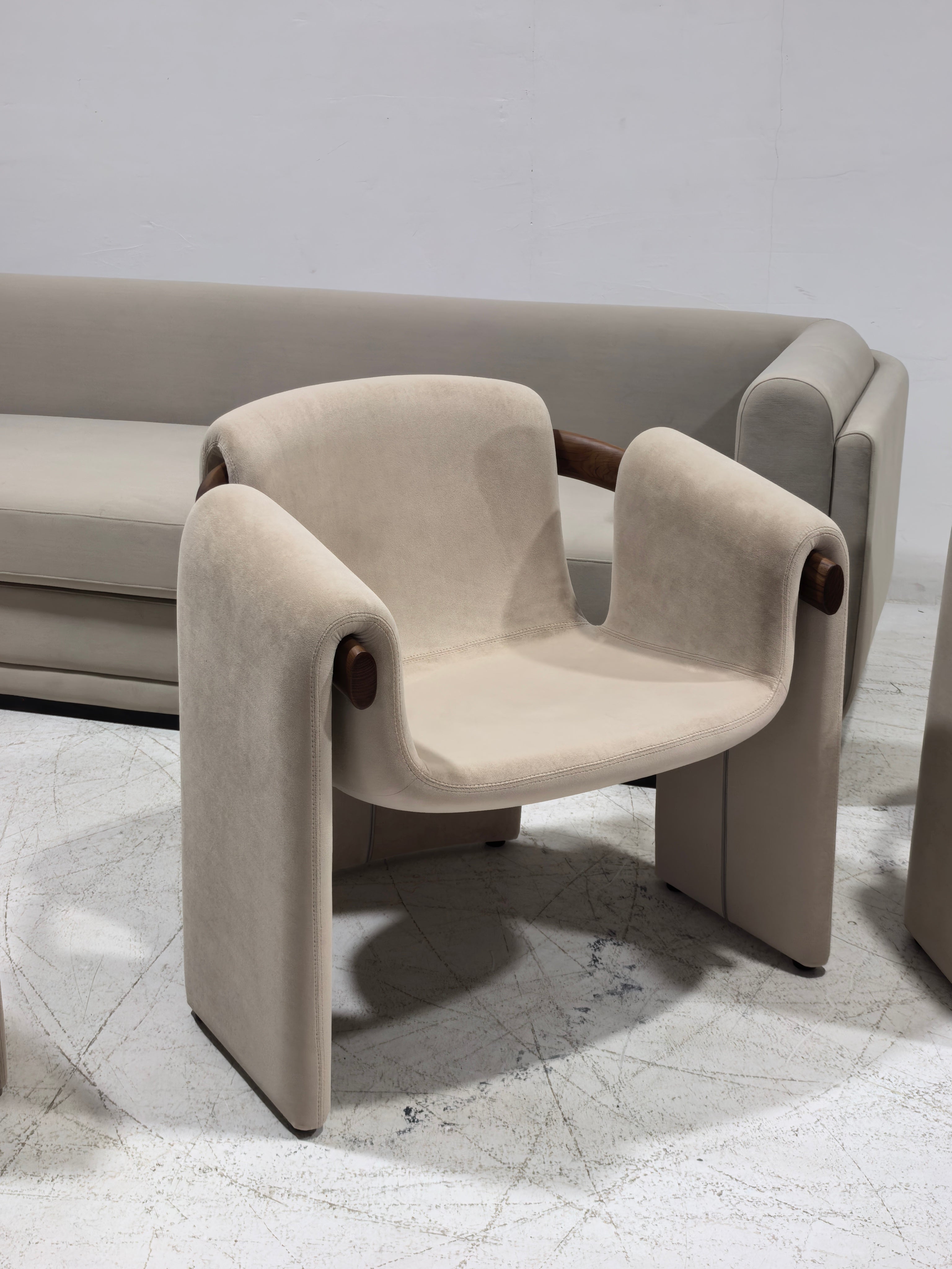 Sari Lounge Armchair - Modern Italian Sculptural Comfort