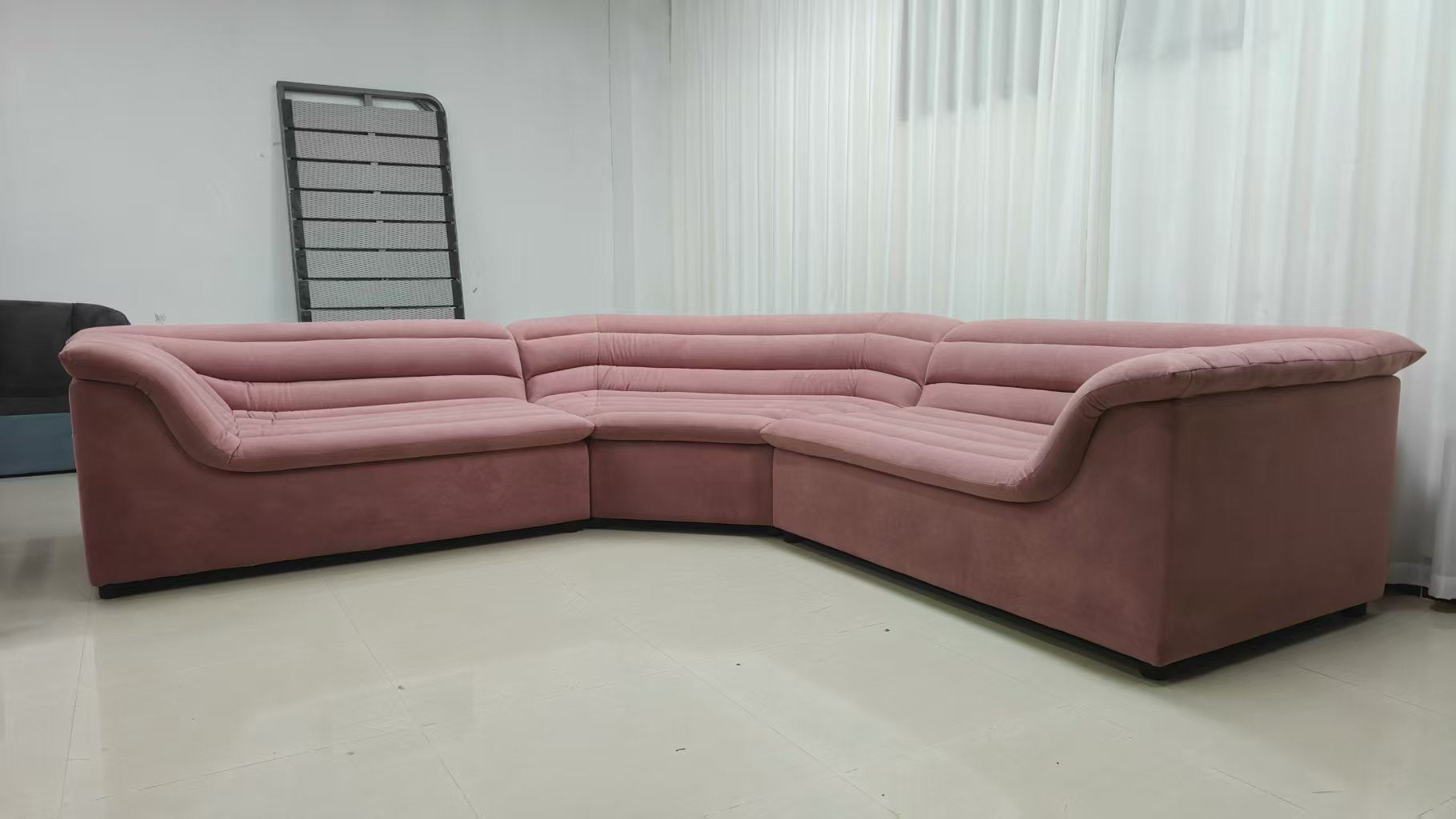 Float Sectional sofa curved